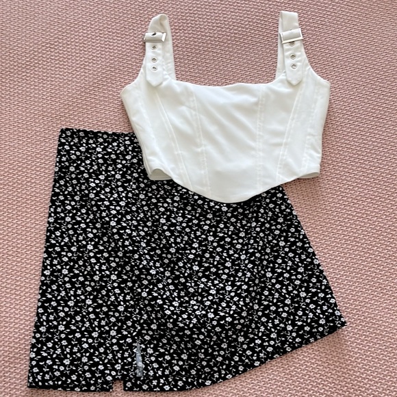 FREE with purchase of anything from my closet. - Picture 1 of 3